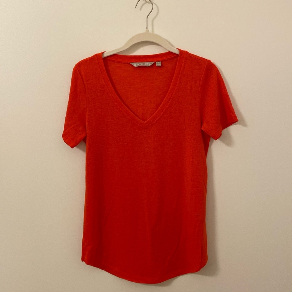 Athleta orange v-neck t-shirt